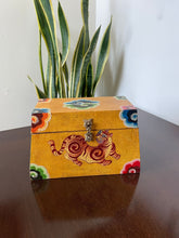 Cajas Nepalís grandes