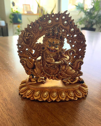 Estatua de Mahakala platinada Oro