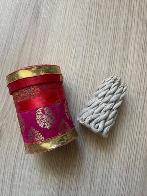 Incienso tradicional nepalí con estuche de brocado
