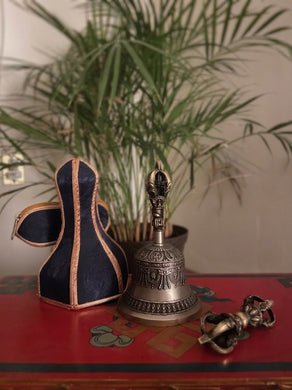 Campana y Dorje con funda y tapete