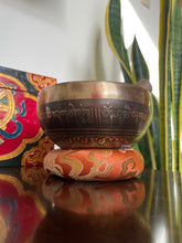 Cuenco tibetano gravado mantras chico