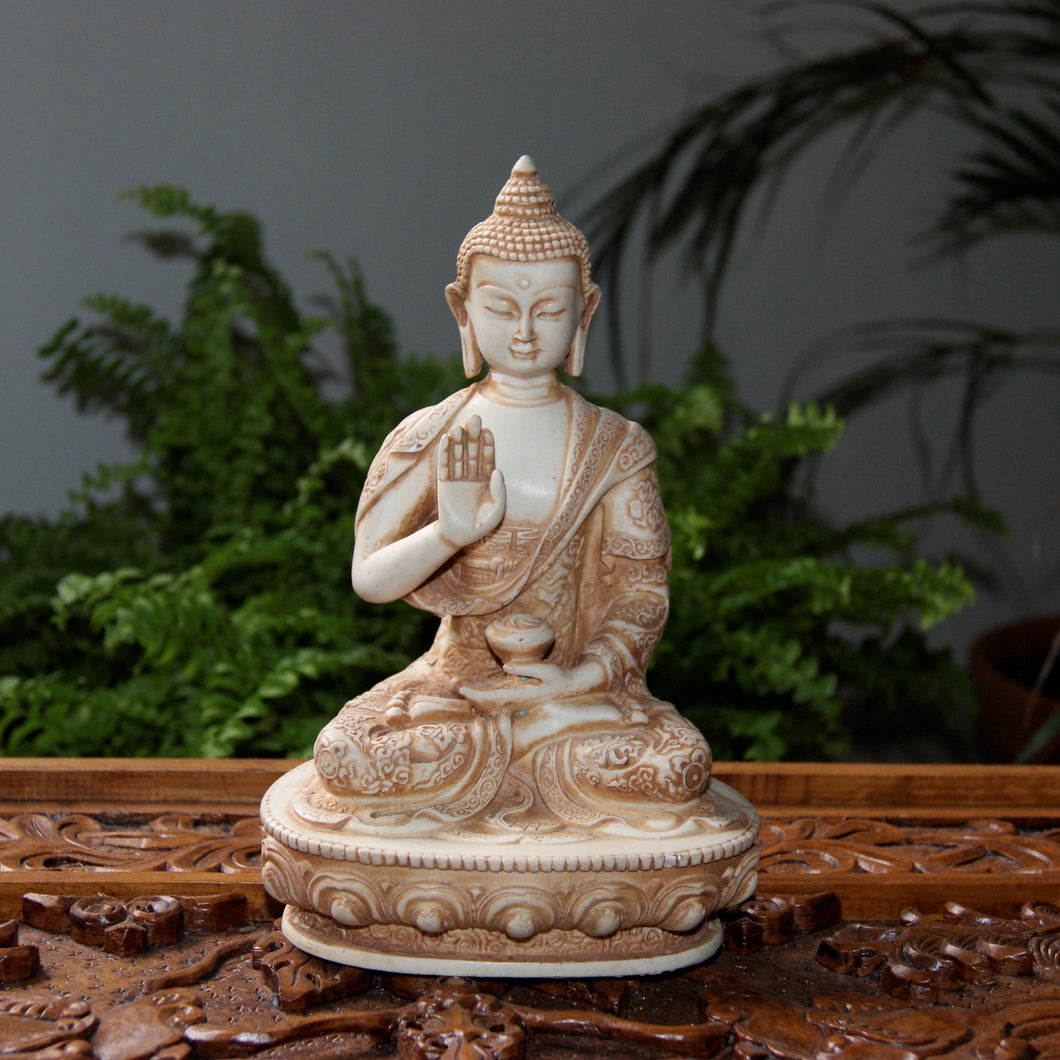 Estatua de Buddha bendiciendo de 8 pulgadas/20 cm