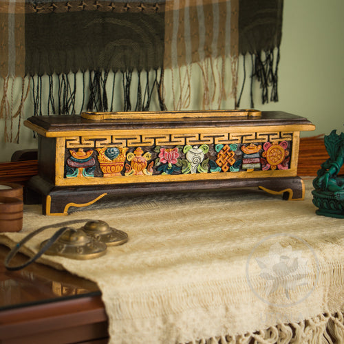Inciensario de madera con grabado de 8 nobles auspiciosos